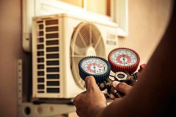 Professional Hvac Installation technician working in Woodbury, TN